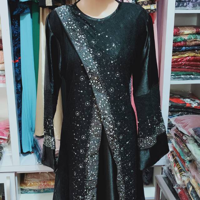 Gamis pesta satin