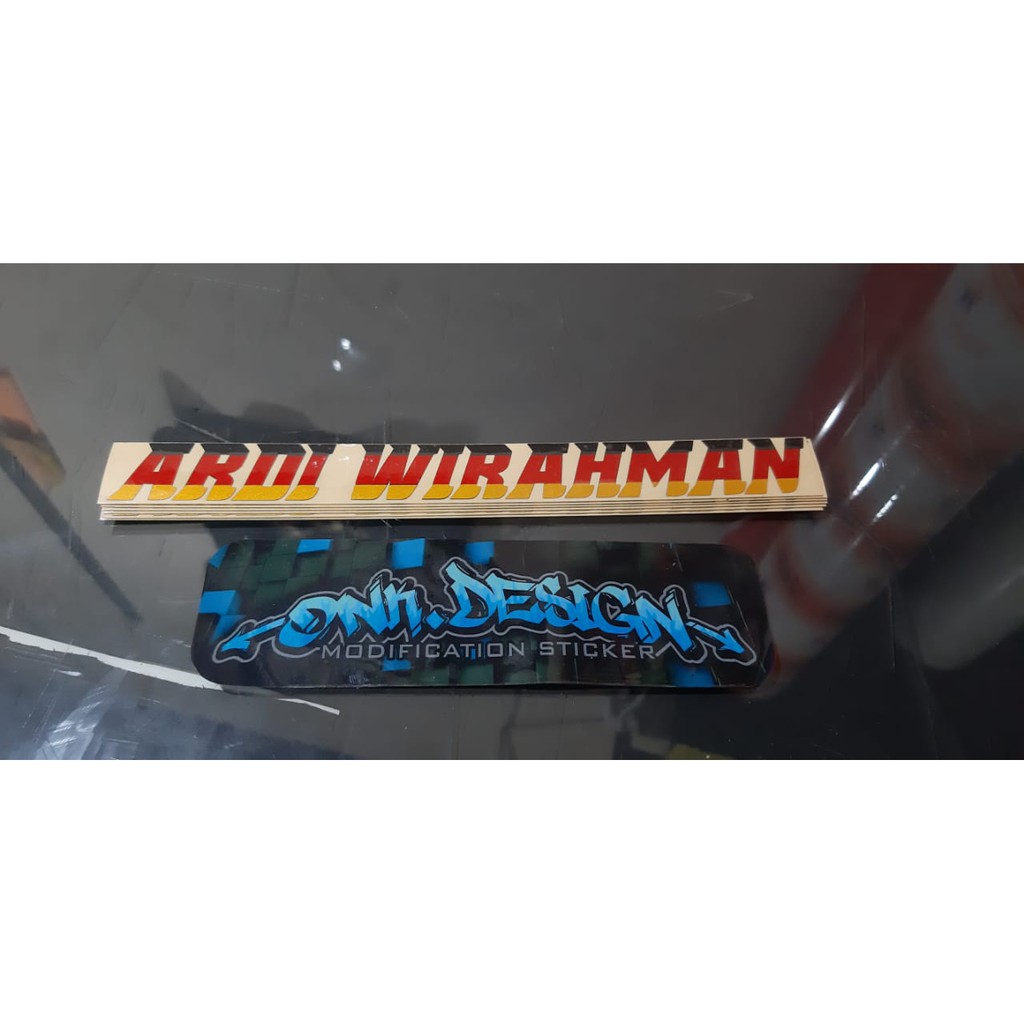 

cutting sticker stiker bebas desain printing waterproof label merk laminasi 81