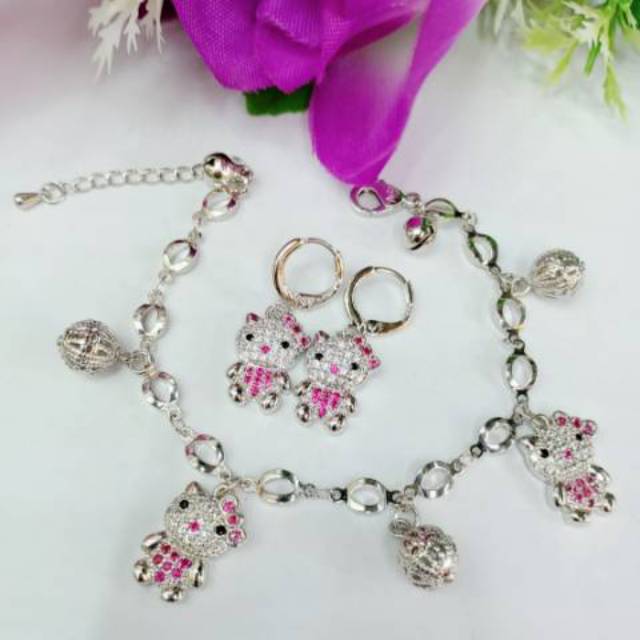Set Gelang dan Anting