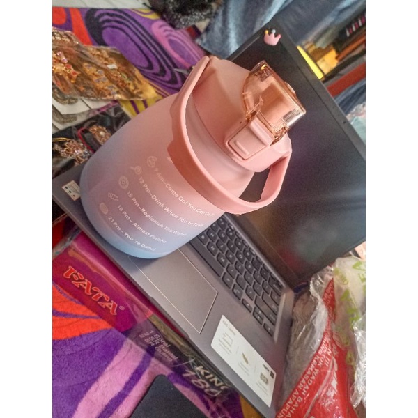 Botol minum viral 2 lt dan 1.300ml botol minum original geatis sticker 2D dan 4D