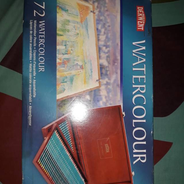 

Derwent Watercolour 72 Wooden Box