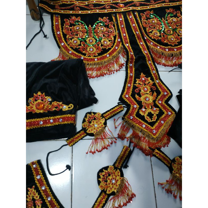 Baju Pengantin adat Osing Banyuwangi