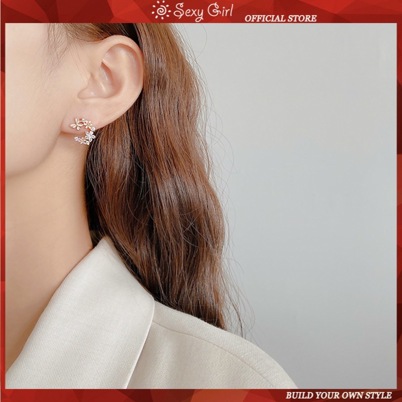 Anting Tusuk Bentuk C Desain Bunga Hias Zircon Gaya Korea / Sexy / Trendy Untuk Wanita