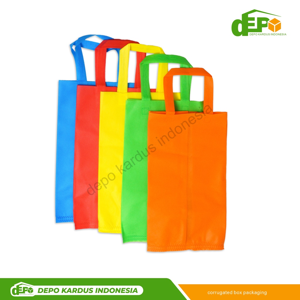 

Tas Spunbond Biasa ( 22x40x22 cm ) tasspunbond/goodiebag/taskain/taskado-Depo