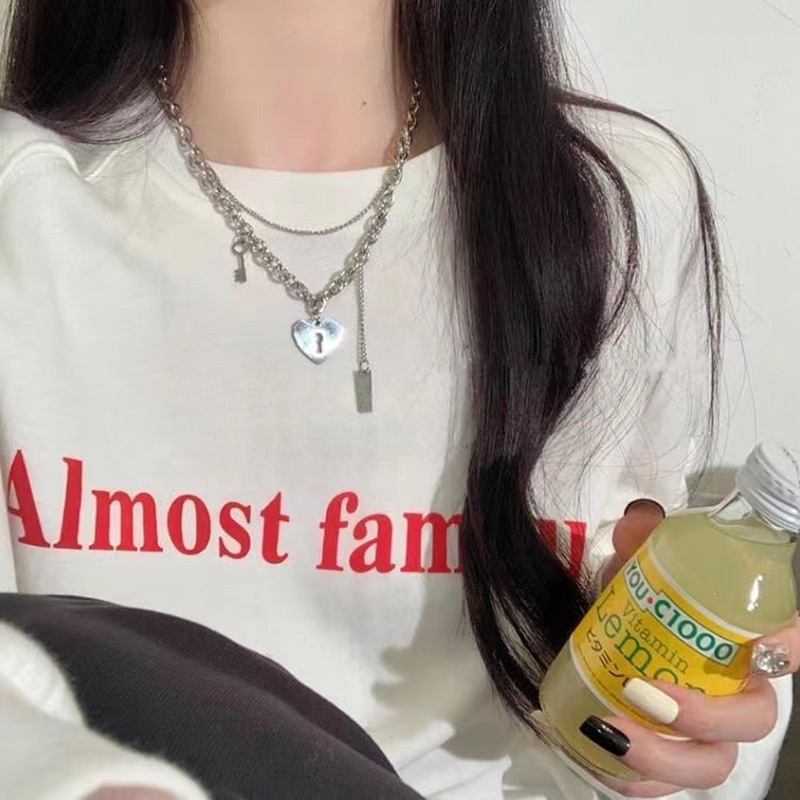 Kalung Rantai Klavikula Lapisan Ganda Desain Kunci Hati Gaya Korea Hip Hop Untuk Wanita