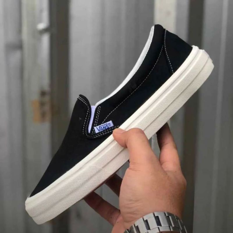 Sepatu Vans Slip On Hitam Putih import china BNIB