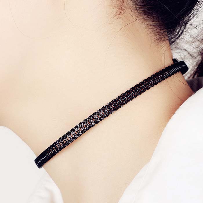 Kalung Black Choker Wire Wrapped Mesh