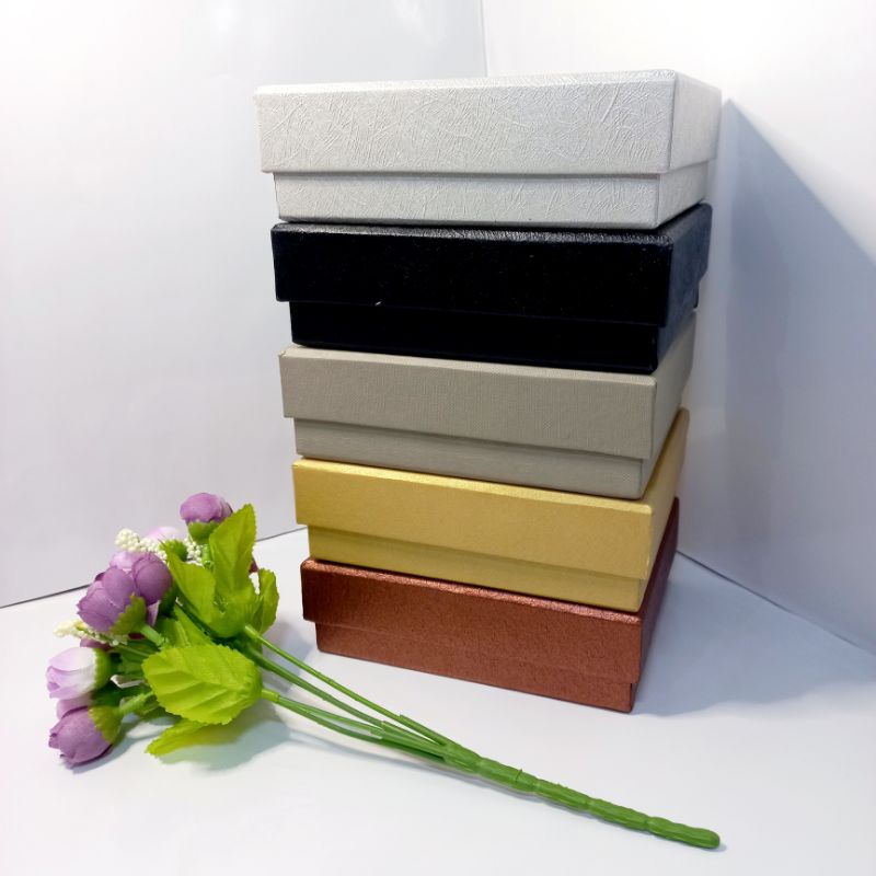 

Kotak kado/kotak dompet laki size 13x11x4 cm