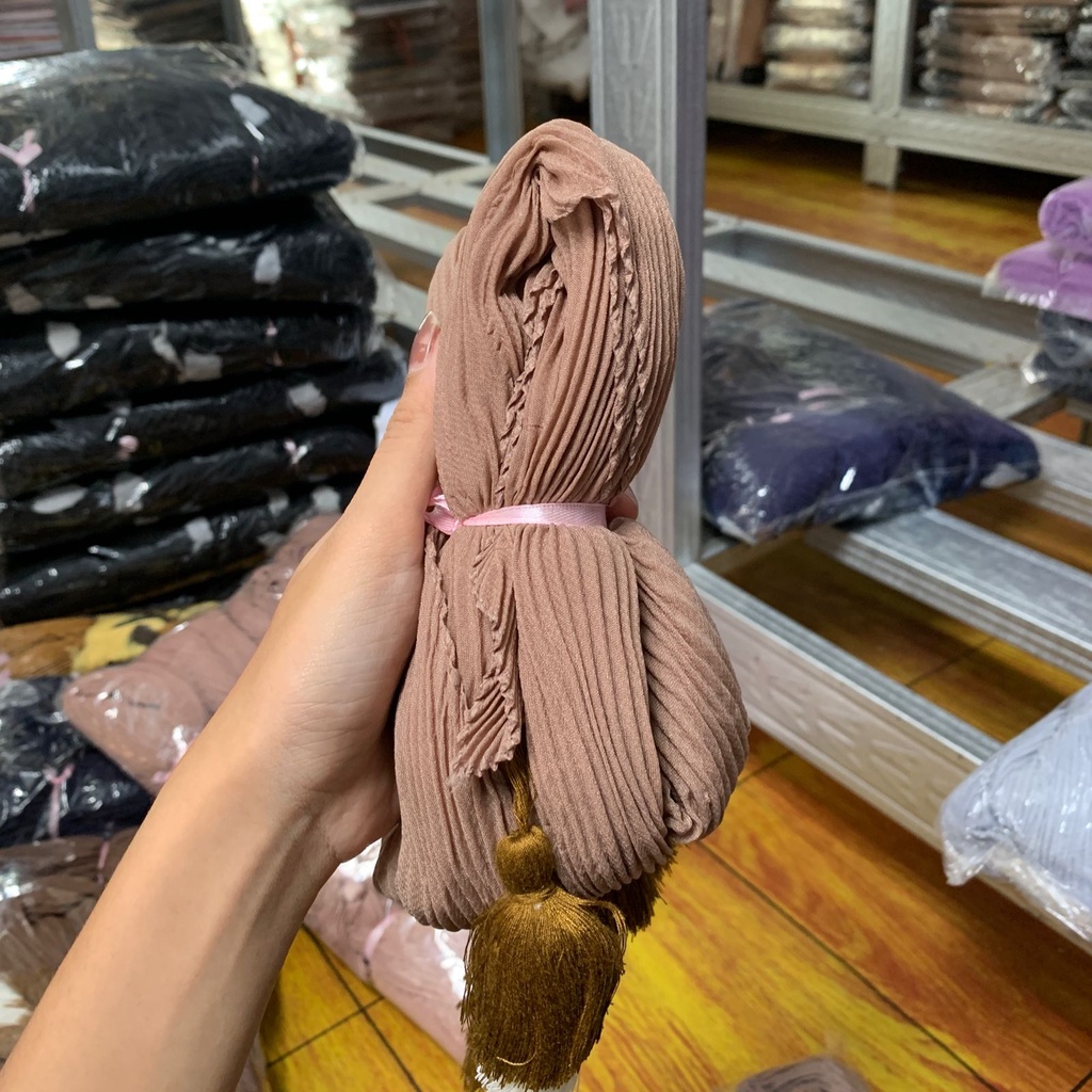 Jilbab Plisket Segiempat Bella Plisket Pleated Jambul Segiempat Plisket Jambul-nude
