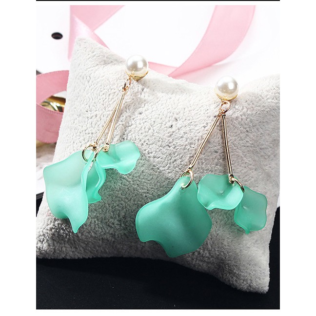 LRC Anting Tusuk Fashion Petal Shape Decorated Earrings