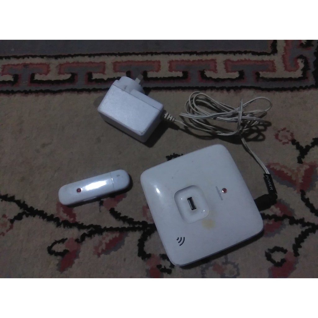 sepaket mifi modem dan wifi vodafone k3765 dan dock r101 mobile broadband sharing