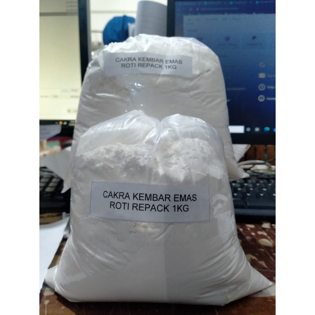 Tepung Cakra Kembar Emas Roti - 1kg