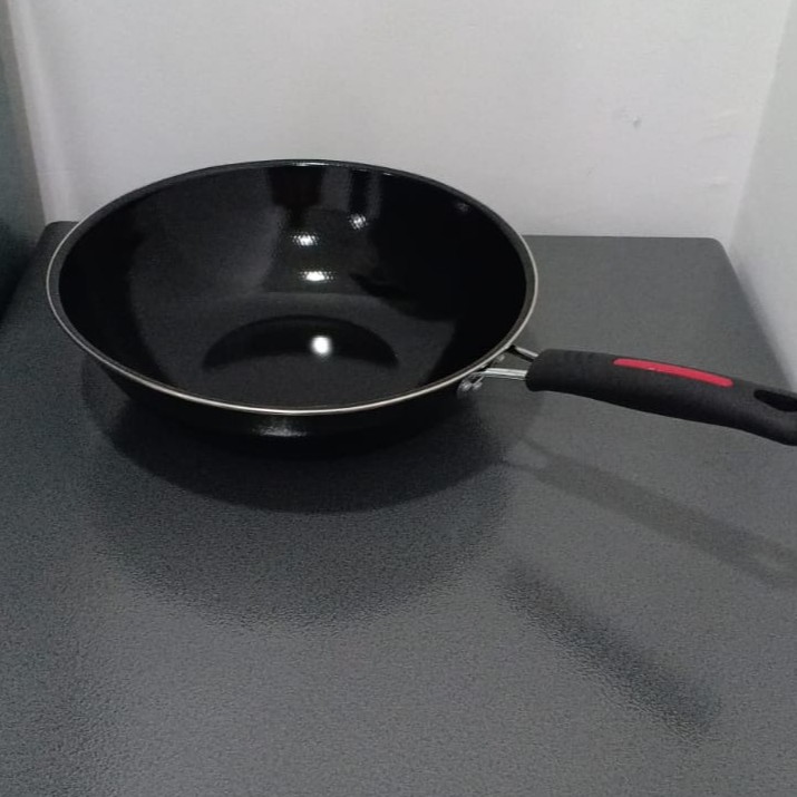 Wajan Enamel Gagang Panjang GIONEE Ukuran 32 cm, 34 cm dan 36 cm