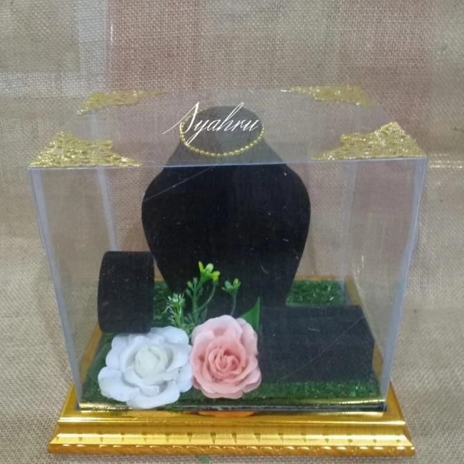 

AKSESORIS PERNIKAHAN TEMPAT MAHAR PERHIASAN PERLENGKAPAN PESTA CRAFT