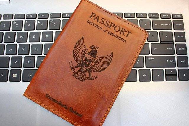 Passport Case Gravir Nama