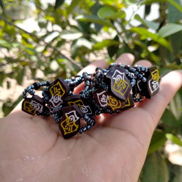 Gelang kokka trompah rajah manik