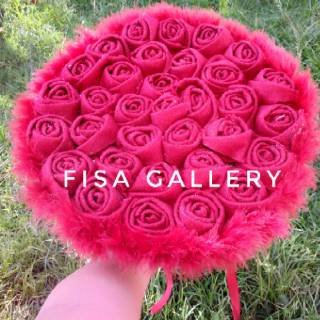  Bunga  bucket  flanel mawar merah  bulu2 putih Shopee Indonesia