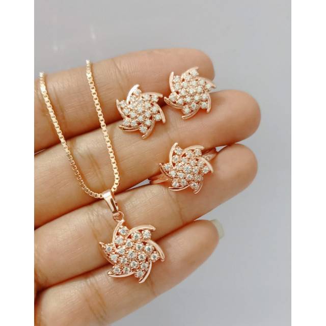 Set replika berlian medan