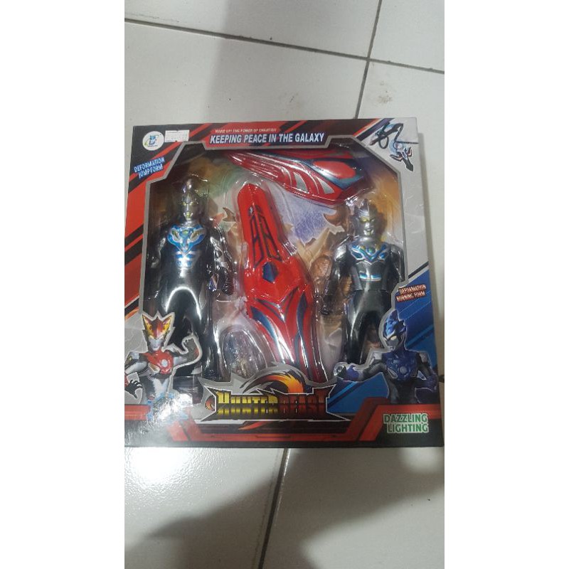 mainan ultramen