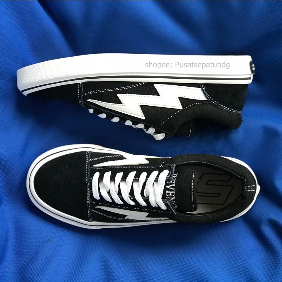 SEPATU REVENGE X STORM CLASSIC BLACK WHITE