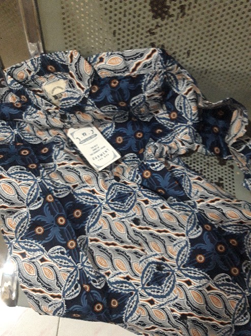 Hisroom - Kemeja Batik Pria Modern Lengan Panjang Slimfit Katun Atasan Batik Pria Kasual 219 220