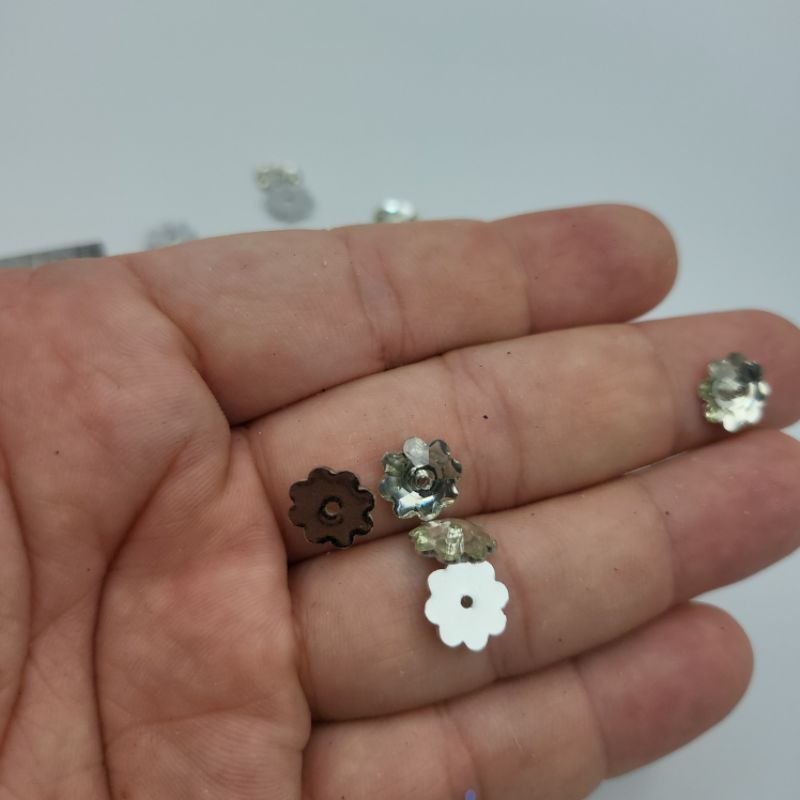 DIAMON RESIN KRISTAL MOTIF BUNGA UKURAN 8 MM WARNA PUTIH BERSIH KUALITAS AA BAGUS DAN KILAU PER LUSIN