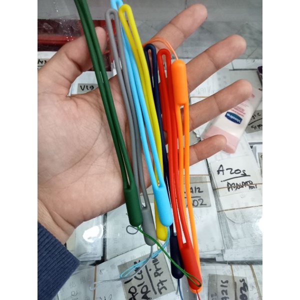 GANTUNGAN HP BAHAN KARET