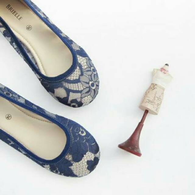 Sepatu flat / Sepatu brukat / Flat shoes / Sepatu teplek