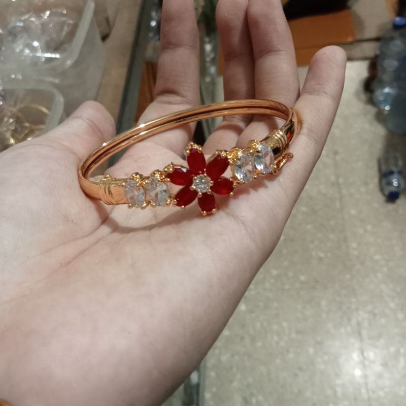 gelang bunga merah permata