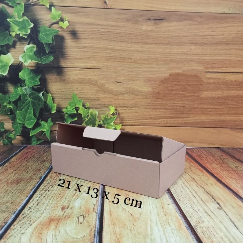 

box/kardus 21x13x5cm...die cut