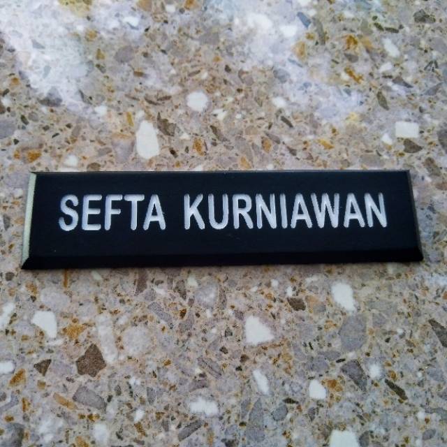 Name Tag Hitam Doff Untuk ASN / PNS - Peniti &amp; Magnet