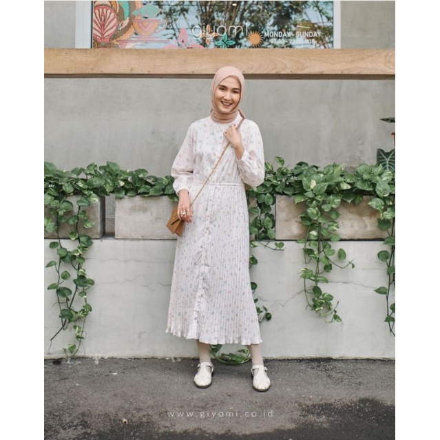 Tania Midi Dress size M by giyomi id