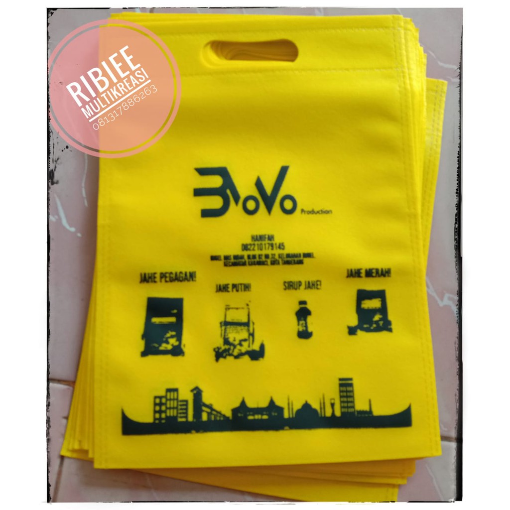 

Goodie bag spunbond Oval 25x35 dengan sablon 1 warna 1 sisi