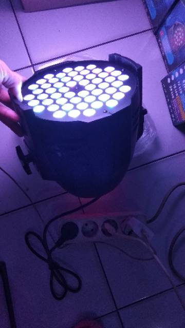 LAMPU PAR LED 54 X 3 WATT FULL COLOUR/