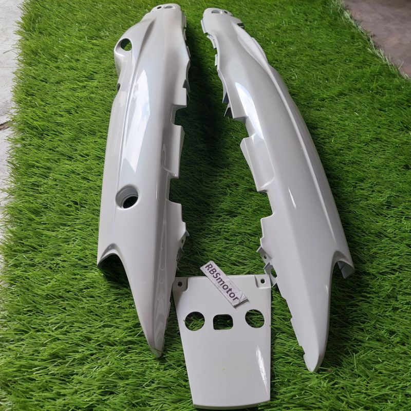 BODY F1ZR PUTIH SET BODY BELAKANG F1ZR YAMAHA F1ZR BODY F1ZR PUTIH