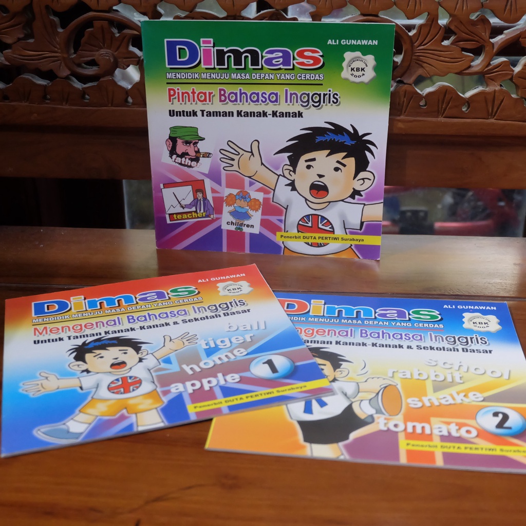 

DIMAS BAHASA INGGRIS - Buku Aktivitas Anak Pintar dan Mengenal Bahasa Inggris Untuk TK Duta Pertiwi