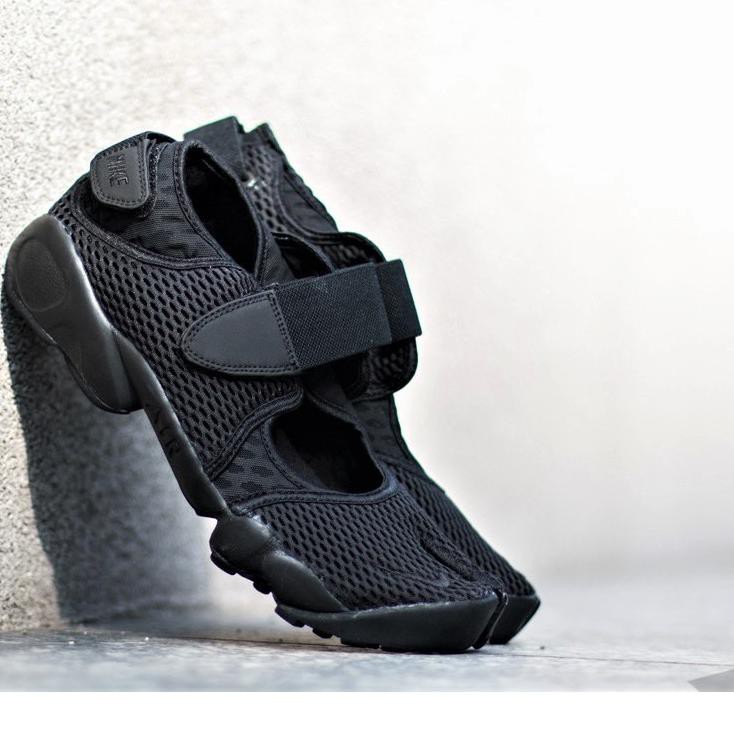 black rifts nike