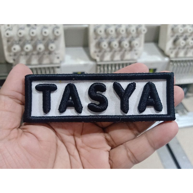 

PATCH NAMA DADA BORDIR TIMBUL 3D PAKAI VELCRO , BISA CUSTOM , KUALITAS PREMIUM