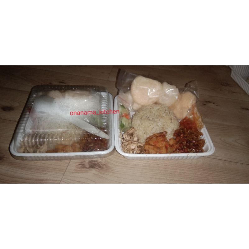 

Nasi Kebuli Ayam 6 Menu