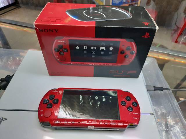 psp 3006 Black Red Limited 32gb