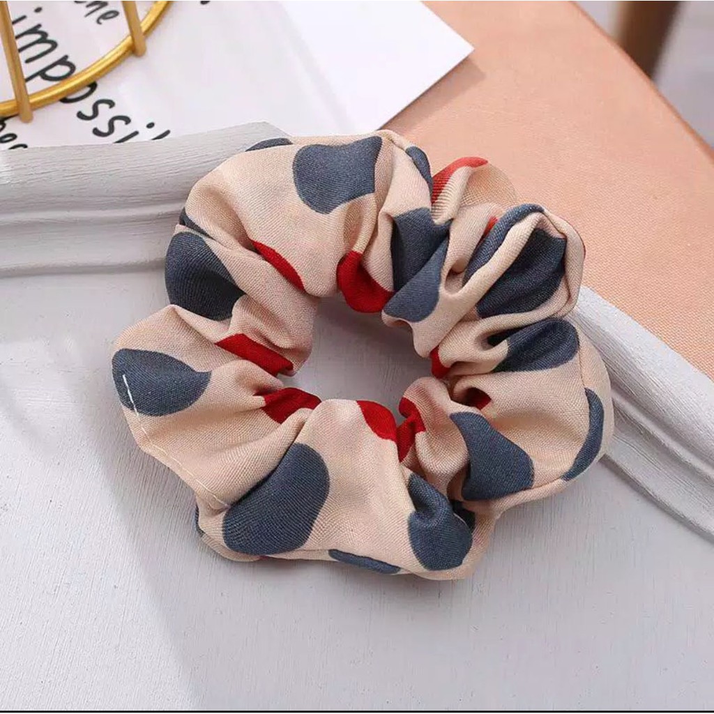 Ikat rambut kerut scrunchie ala korea style polkadot 2