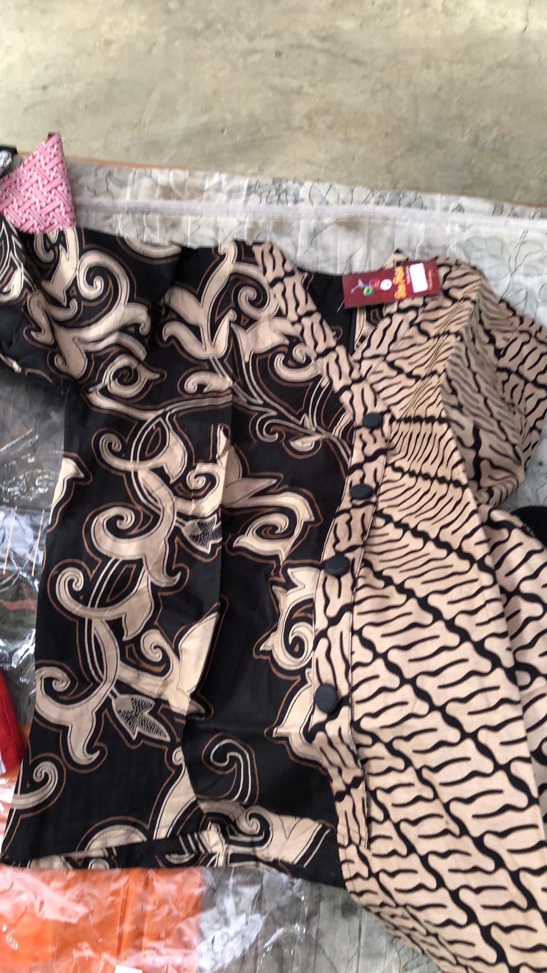 Atasan Batik Wanita Blouse Motif Kangkung Kombinasi Motif Parang Warna Coklat Muda Terlaris 2021