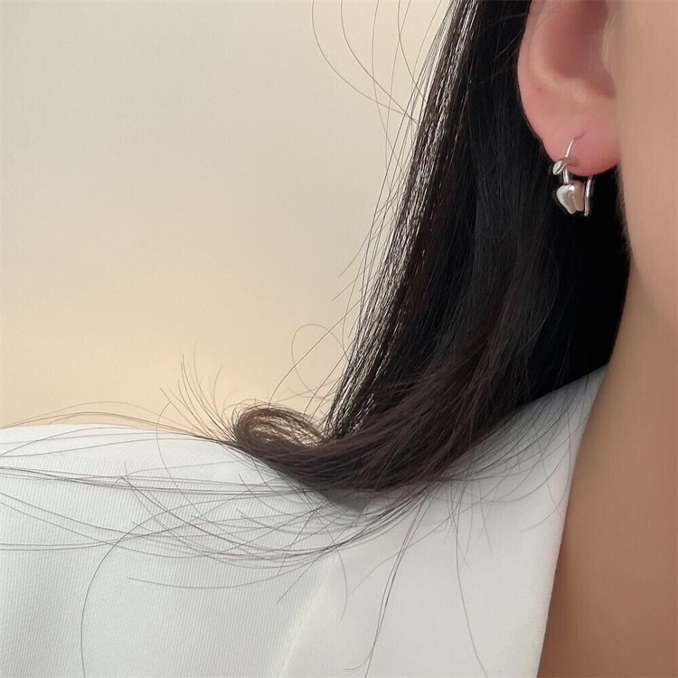 Anting Bentuk Tulip Bahan Metal