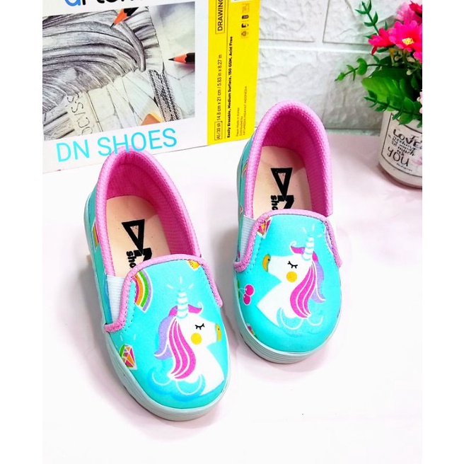 Sepatu anak perempuan motif unicorn tosca cute