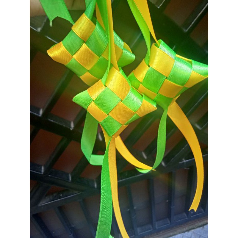 

hiasan ketupat mini parcel lebaran
