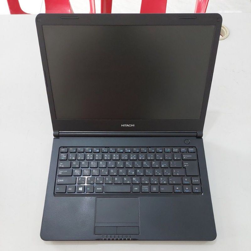 Laptop Hitachi Flora Se210