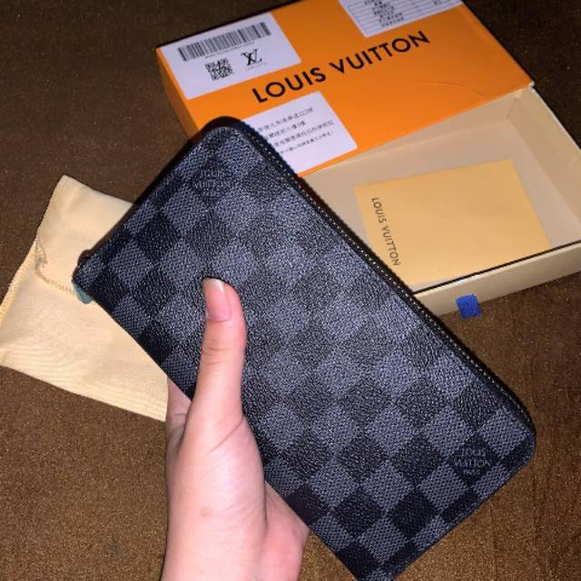 LV zippy wallet original
