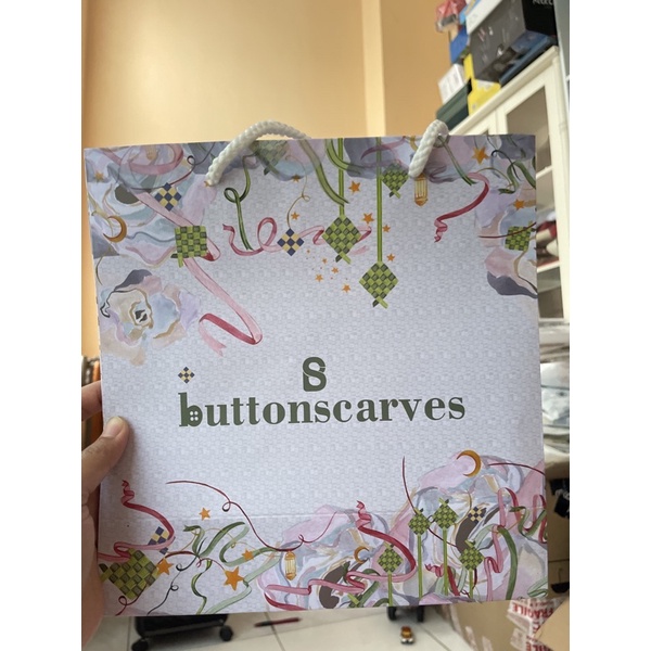 

Paper bag buttonscarves