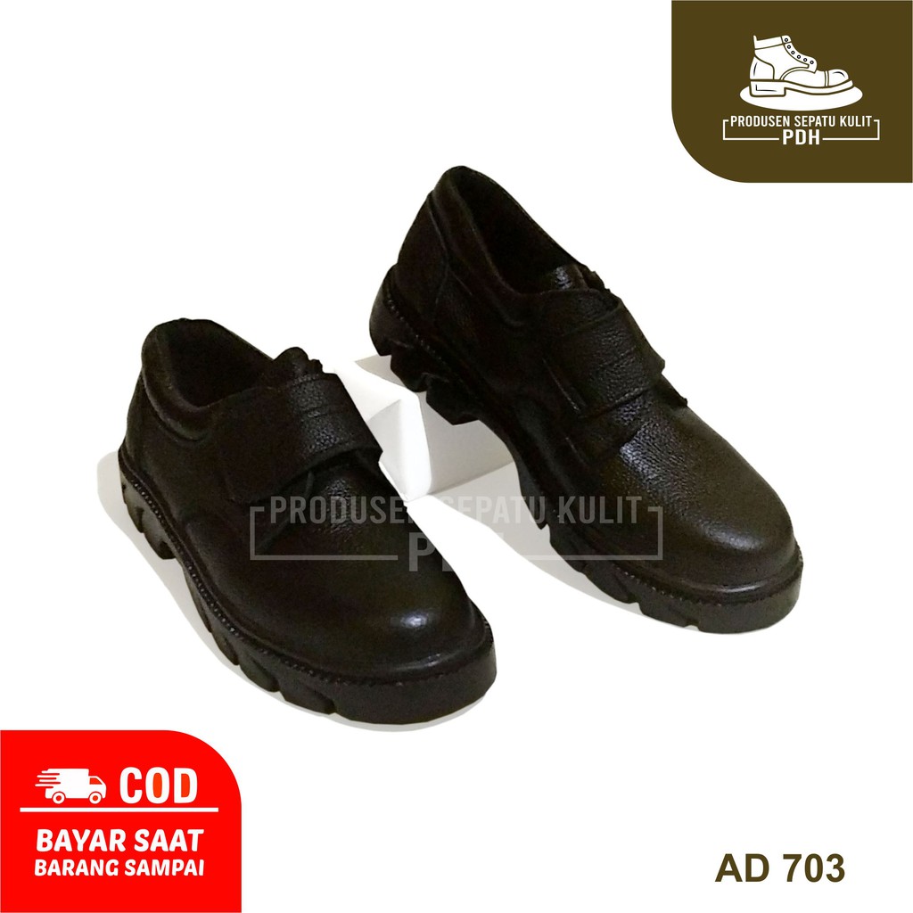 SEPATU SAFETY KRETEKAN BAHAN KULIT ASLI AWET TAHAN LAMA WARNA HITAM – AD 703