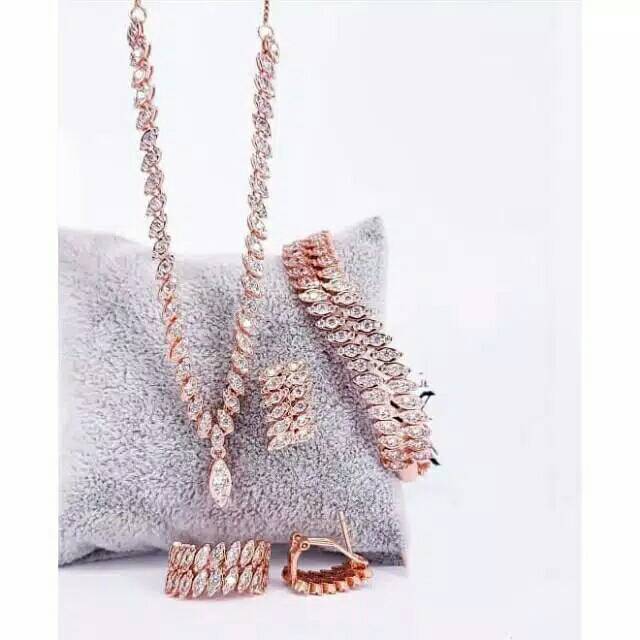 Set replika berlian model Padi, rose gold dan silver ,awet,tahan lama,tidak berkarat